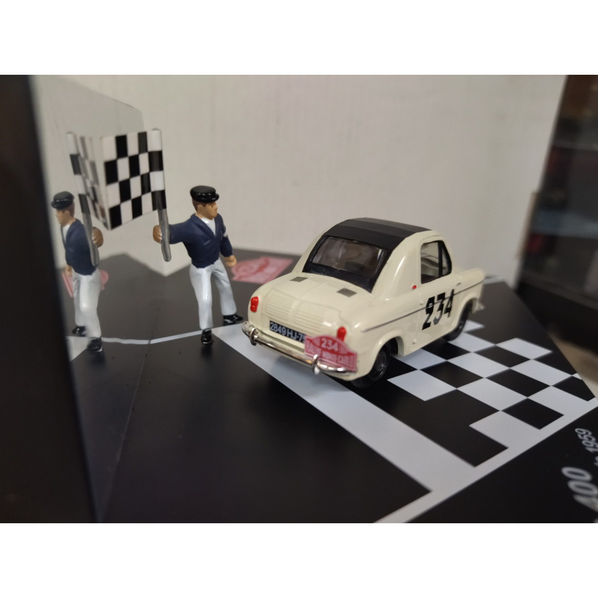 VESPA 400 1959 RALLY MONTE CARLO CHAVY-ULLEBERG 1:43 NOREV 850010