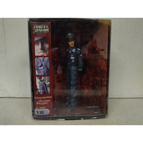 JOCHEN PEIPER SS-OBERSTURMBANNFUHRER WW 2 1:16 FORCES OF VALOR 85095
