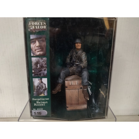 HELMUT ROSSEL OBERGEFREITER WW 2 1:16 FORCES OF VALOR 85092