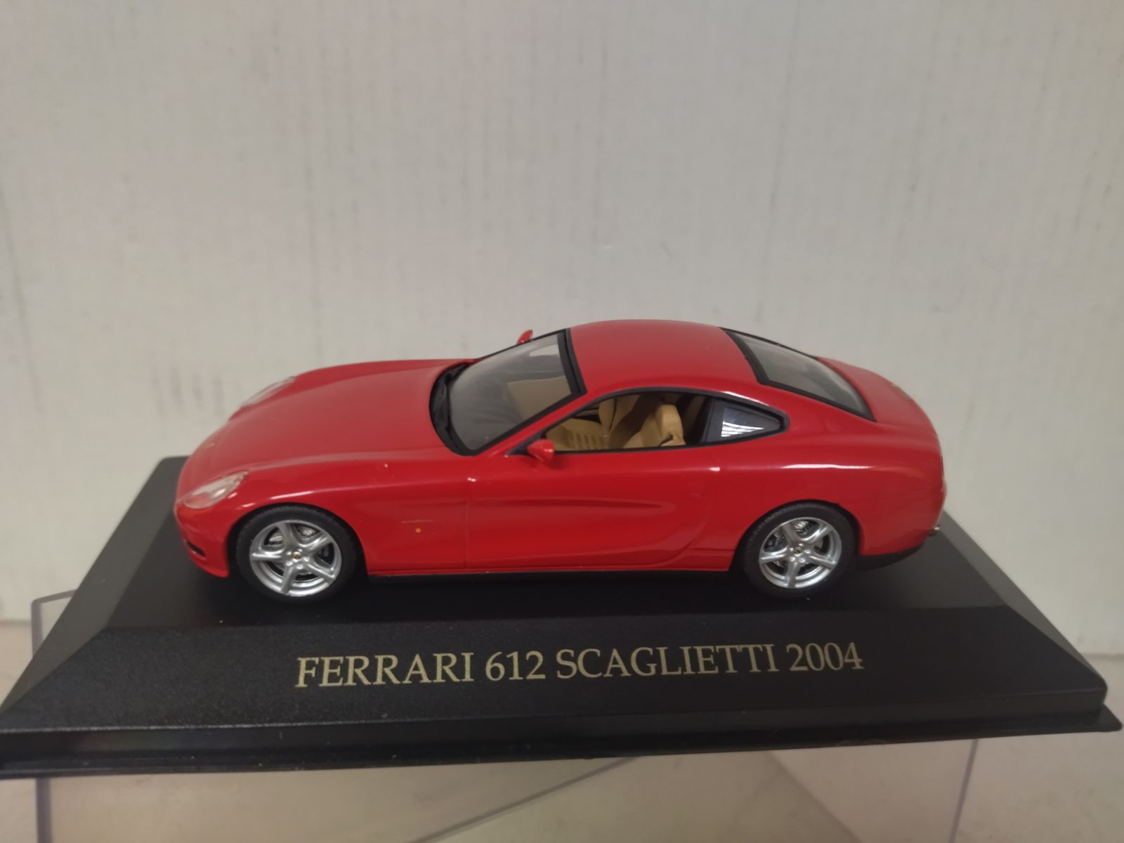 FERRARI 612 SCAGLIETTI 2004 RED 1:43 IXO FER009 - BCN STOCK CARS