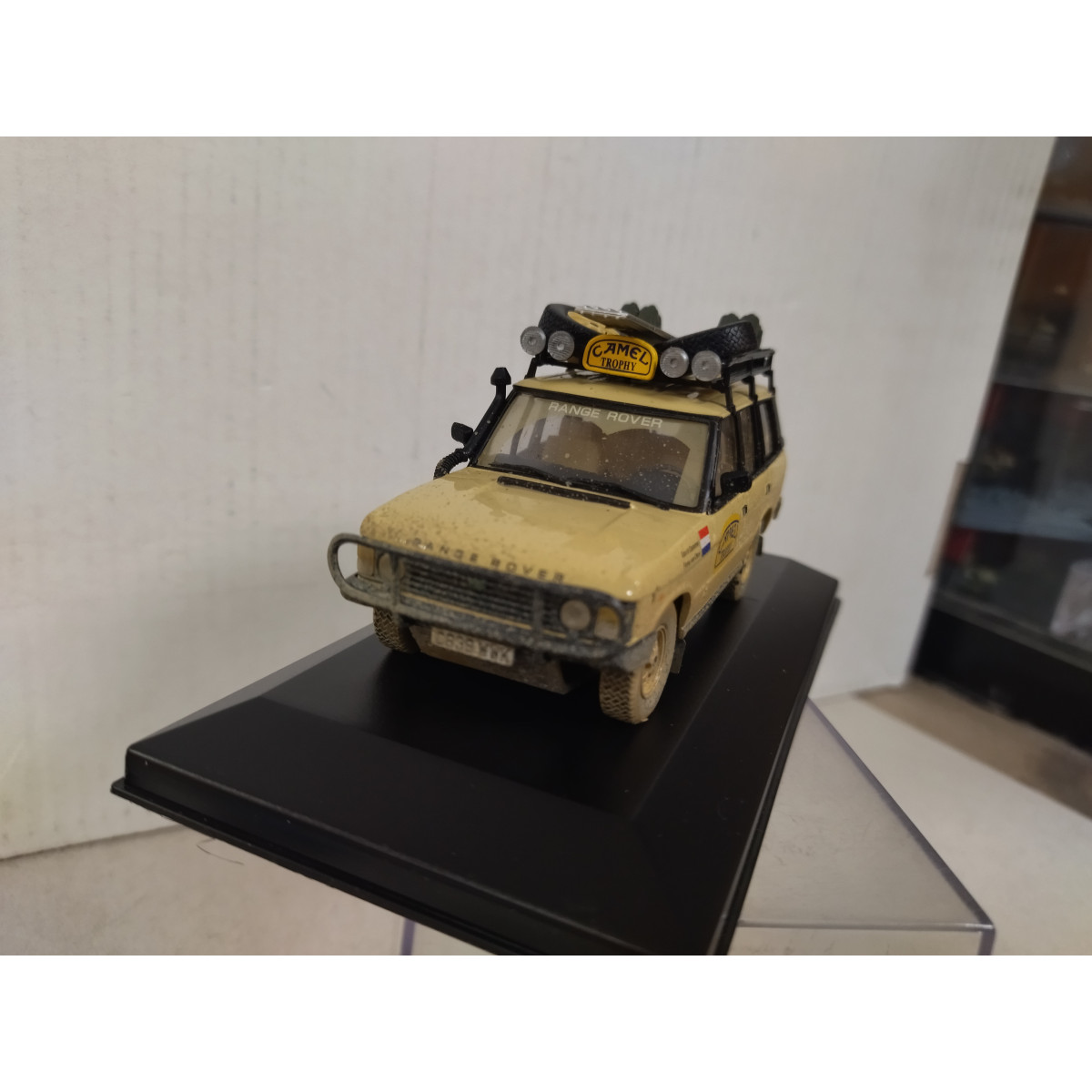 Range Rover Velar 1969 (IXO) 1:43