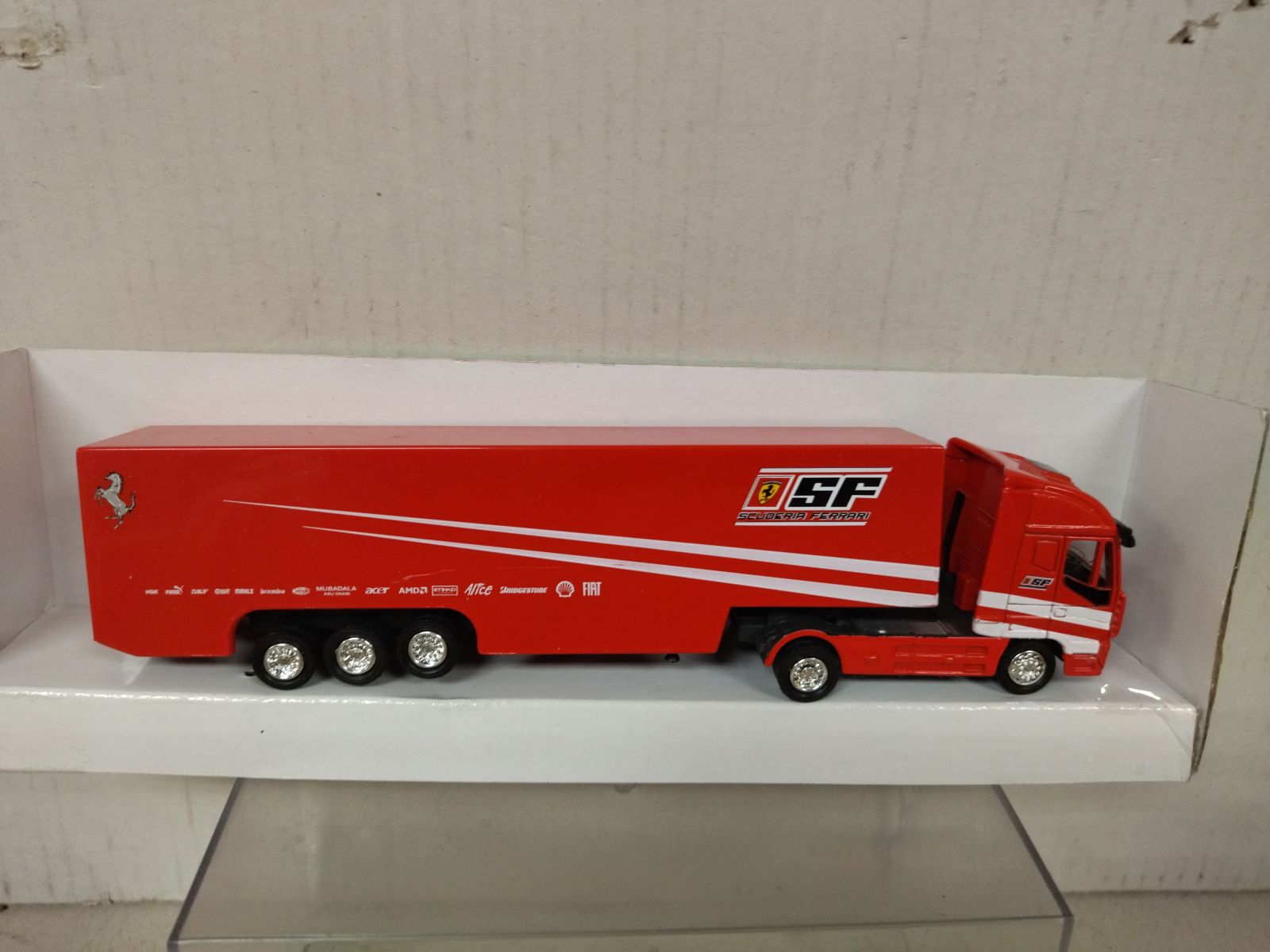 IVECO STRALIS SCUDERIA FERRARI CAMION/TRUCK 1:87 H0 NEW RAY - BCN