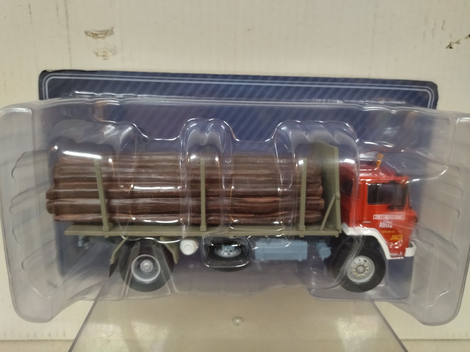 EBRO P-137 1973 CONSTRUCCIONES ABOS CAMION/TRUCK 1:43 SALVAT IXO