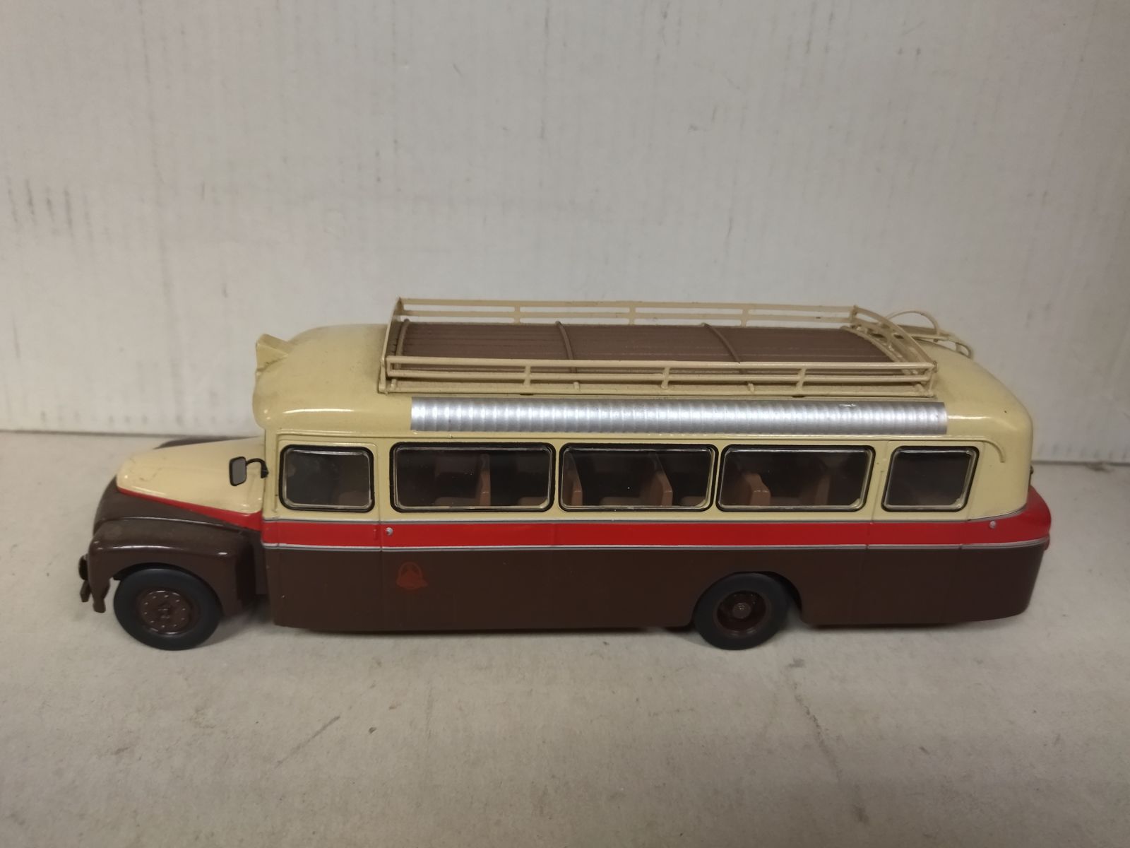 AUTOBUS CITROEN TYPE 46 DP UAD-1955 HACHETTE CON FASCICOLO SCALA 1:43 AUTOBUS CITROEN TYPE 46 DP UAD-1955 HACHETTE CON FASCICOLO SCALA 1:43