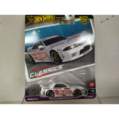 NISSAN SKYLINE GT-R R32 PANDEM MODERN CLASSICS 1:64 HOT WHEELS PREMIUM
