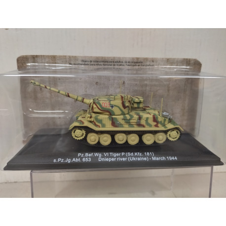 Sd.kfz.181 Pz.Bef. Wg. VI 1944 TIGER P Abt.653 UKRAINE WW 2 1:72 SALVAT IXO
