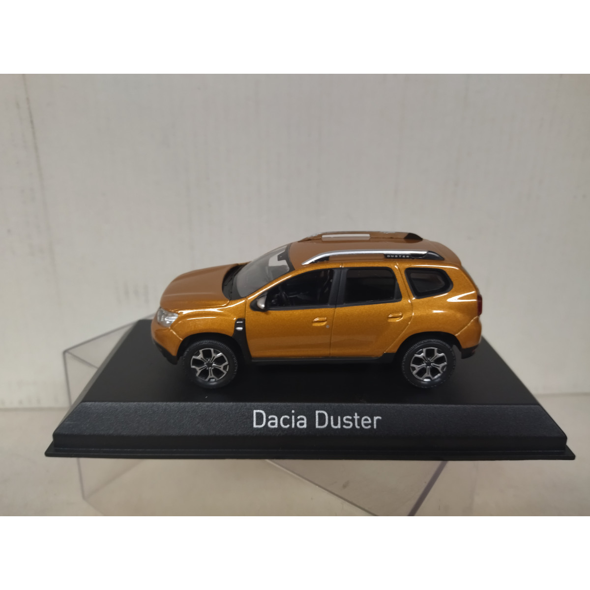 Miniature Dacia Duster 2017 Orange Atacama 1/43 - Modèle Réduit En Métal Norev, édition Limitée | Boîte Vitrine Incluse