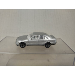 MERCEDES-BENZ C-CLASS SILVER 1:60/apx 1:64 WELLY NO BOX PINTURA MAL