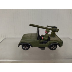 JEEP WILLYS MILITAR CON CAÑON Y FIGURA 1:64 GUISVAL NO BOX