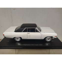 OPEL DIPLOMAT 1965 V8 COUPE WHITE 1:24 HACHETTE IXO OPEN BLISTER