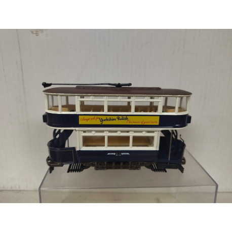 CLOSED TRAM SET LEEDS TRANVIA apx 1:72 CORGI