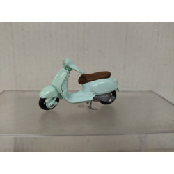 VESPA 125 GTS SUPER MOTO/BIKE apx 1:64 SIKU 1296