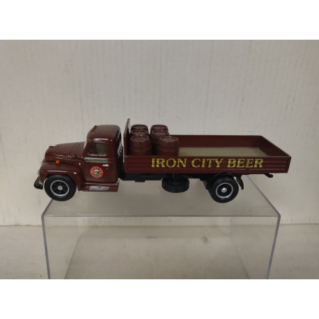 DIAMOND T620 DROPSIDE IRON CITY BEER 1:50 CORGI ONLY TRUCK