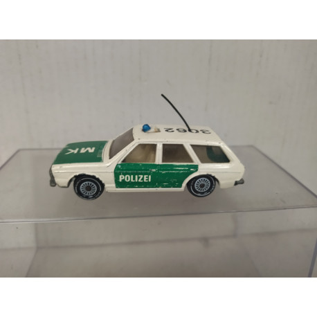 VOLKSWAGEN PASSAT B1 VARIANT POLIZEI (2) 1:60/apx 1:64 SIKU 1029/1614 NO BOX