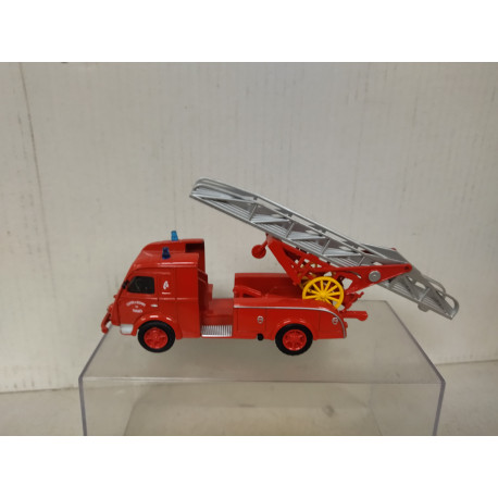 RENAULT 2500 KG GALION 1957 2T5 GUGUMUS FIRE 1:57 DelPRADO NO BOX