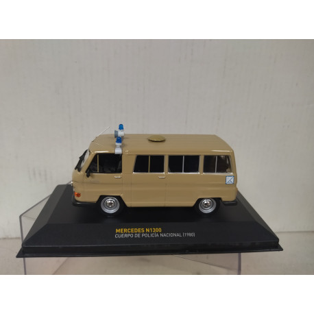 MERCEDES-BENZ N1300 1980 CNP POLICIA NACIONAL1:43 ALTAYA IXO