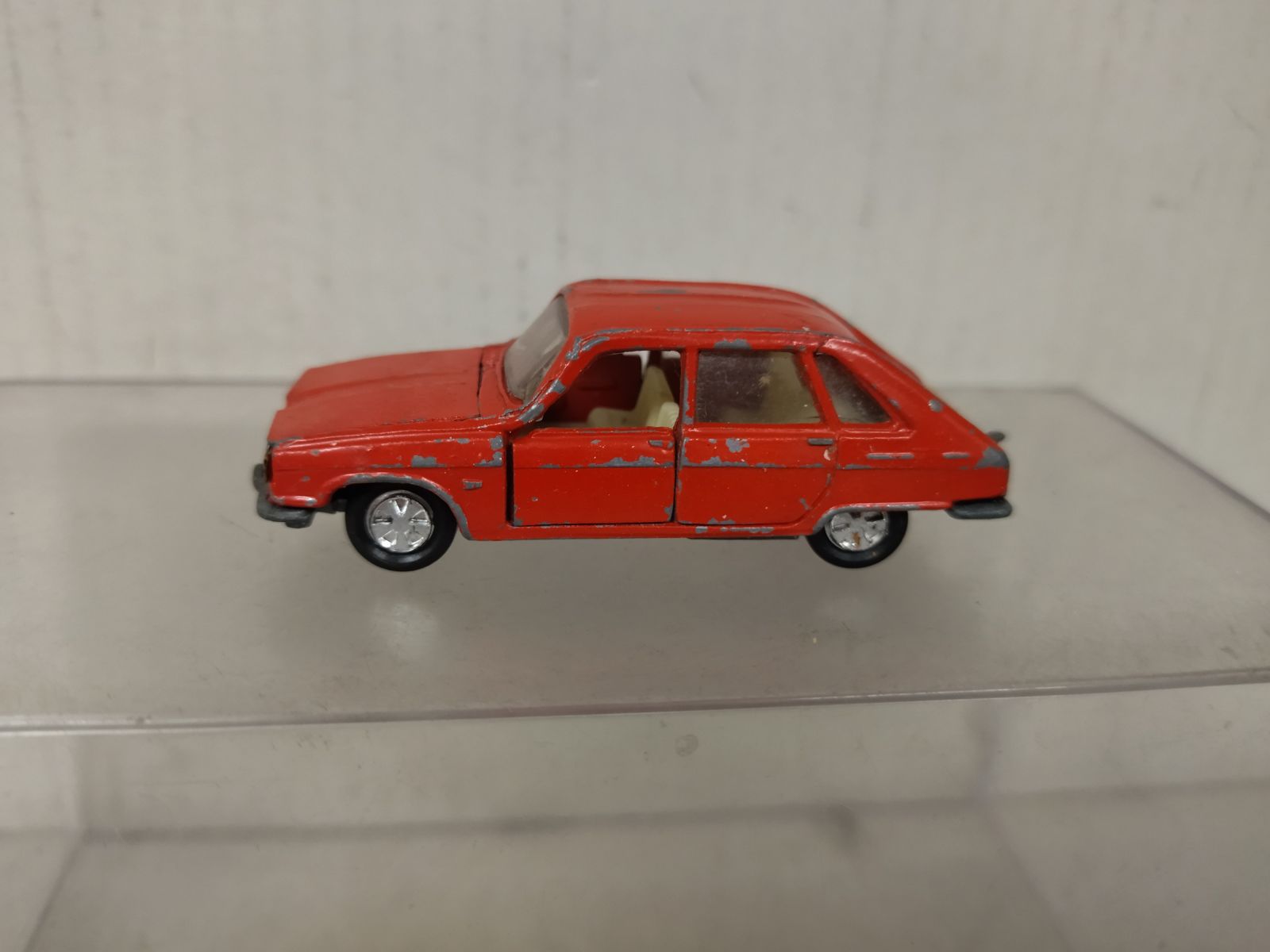 renault-16-rouge-165apx-164-