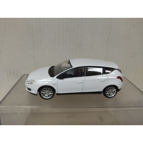 LANCIA DELTA WHITE 1:43 WELLY