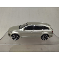AUDI Q7 CHAMPAGNE 1:43 BBURAGO NO BOX