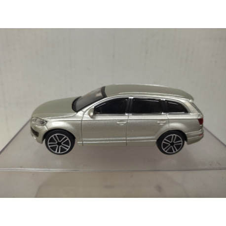 AUDI Q7 CHAMPAGNE 1:43 BBURAGO NO BOX