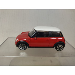 MINI COOPER RED/WHITE 1:43 BBURAGO NO BOX
