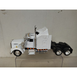 KENWORTH W900 WHITE 6X4 CAMION/TRUCK 1:32 NEW RAY NO BOX