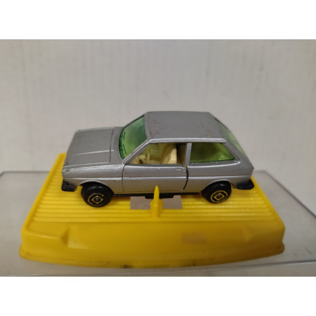 FORD FIESTA SILVER 1:64 GUISVAL BOX