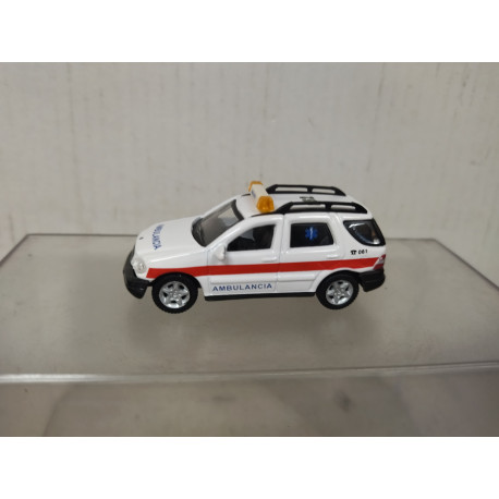 MERCEDES-BENZ W163 ML320 AMBULANCIA EMERGENCIA 1:72 CARARAMA HONGWELL