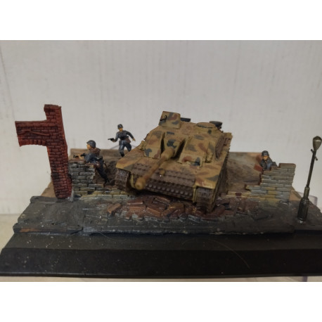 Sd.kfz.167 STUG IV + SOLDADOS + DIORAMA 1:72 ALTAYA TRANSFORMACION MANUAL