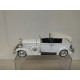 CADILLAC TOWN CAR 1933 WHITE (2) 1:32 ROAD SIGNATURE NO BOX