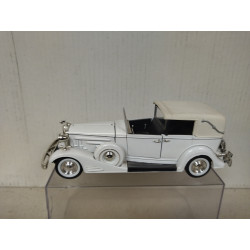 CADILLAC TOWN CAR 1933 WHITE (2) 1:32 ROAD SIGNATURE NO BOX
