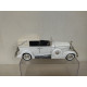 CADILLAC TOWN CAR 1933 WHITE (2) 1:32 ROAD SIGNATURE NO BOX