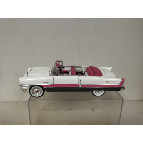PACKARD CARIBBEAN 1955 CONVERTIBLE WHITE (2) 1:32 ROAD SIGNATURE NO BOX