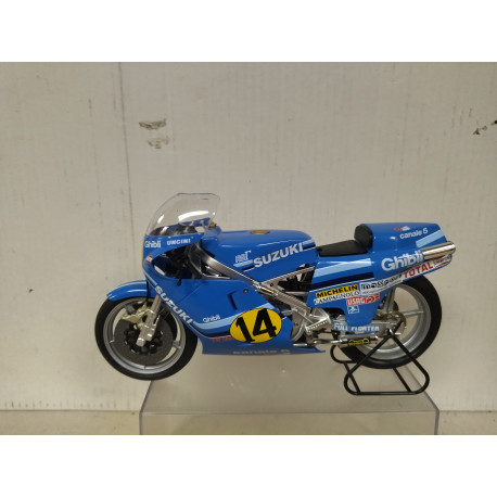 SUZUKI RGB 500 1982 FRANCO UNCINI MOTO GP 1:12 ALTAYA IXO