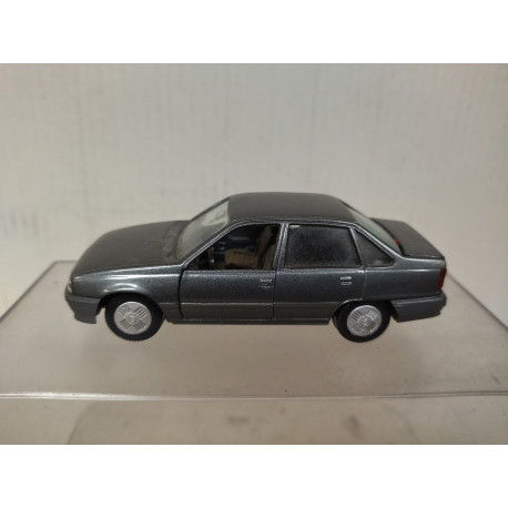 OPEL KADETT E GLS SEDAN 5P GRIS 1:43 GAMA MINIAUTO 1198