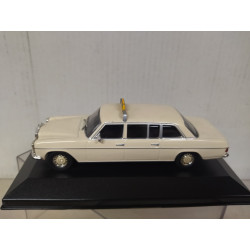 MERCEDES-BENZ W123 240D 1972 TAXI FRANKFURT 1:43 ALTAYA IXO BOX NO ORIGINAL