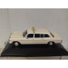 MERCEDES-BENZ W123 240D 1972 TAXI FRANKFURT 1:43 ALTAYA IXO BOX NO ORIGINAL