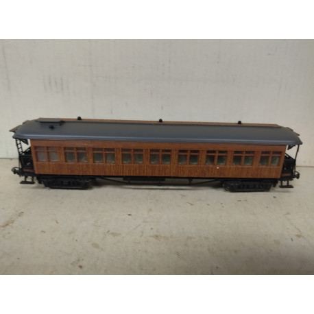 VAGON PASAJEROS 5004 DESGUACE/REPINTADO 1:87 H0 BOX/SUCIO
