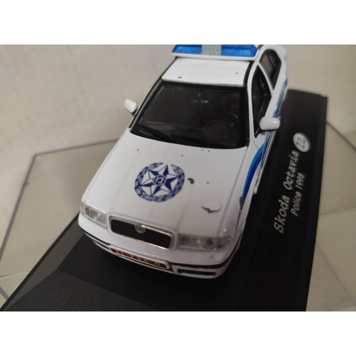 1/43 Code 3 Skoda Octavia South Wales Police Driving School Car - a