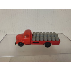 EBRO CAMION BARRILES TONELES ROJO 1:87 H0 EKO SUCIO/DIRTY