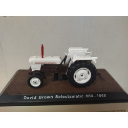DAVID BROWN 880 SELECTAMATIC 1969 WHITE TRACTOR/FARMER 1:32 UH ATLAS