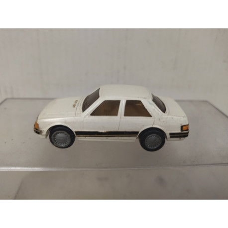 FORD ORION MK.I WHITE 1:65/apx 1:64 TRANSPLASTIC NO BOX