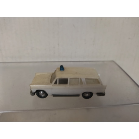 FIAT 1800 AMBULANCIA 1:87 H0 EKO SUCIO/DIRTY