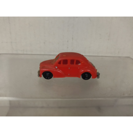 RENAULT 4CV RED 1:87 H0 EKO SUCIO/DIRTY