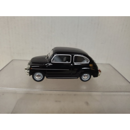 SEAT 600 D 1969 EJERCITO ESPAÑOL 1:43 SALVAT SOLIDO NO BOX