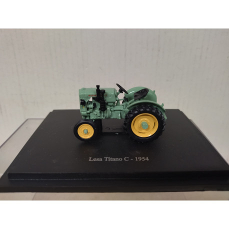LESA TITANO C 1954 GREEN TRACTOR/FARMER 1:43 UH HACHETTE