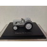 FERGUSON TE-20 1947 GREY TRACTOR/FARMER 1:43 UH HACHETTE