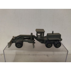 NIVELEUSE/GRADER REPINTADO MILITAR apx 1:64 MAJORETTE 331 NO BOX
