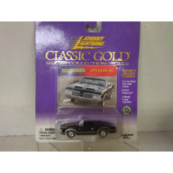 OLDSMOBILE 442 1970 CONVERTIBLE BLACK CLASSIC GOLD 1:64 JOHNNY LIGHTNING