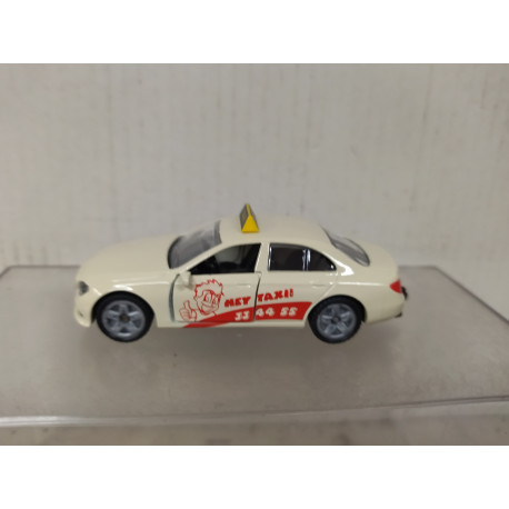 MERCEDES-BENZ W213 E350D TAXI GERMANY 1:55/apx 1:64 SIKU 1502